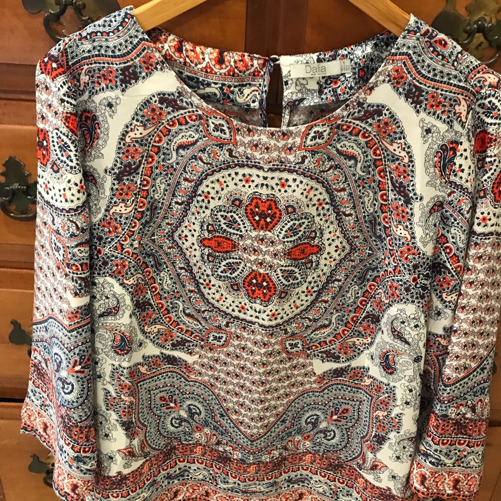 Paisley print 3/4 sleeve top. Size L. EUC